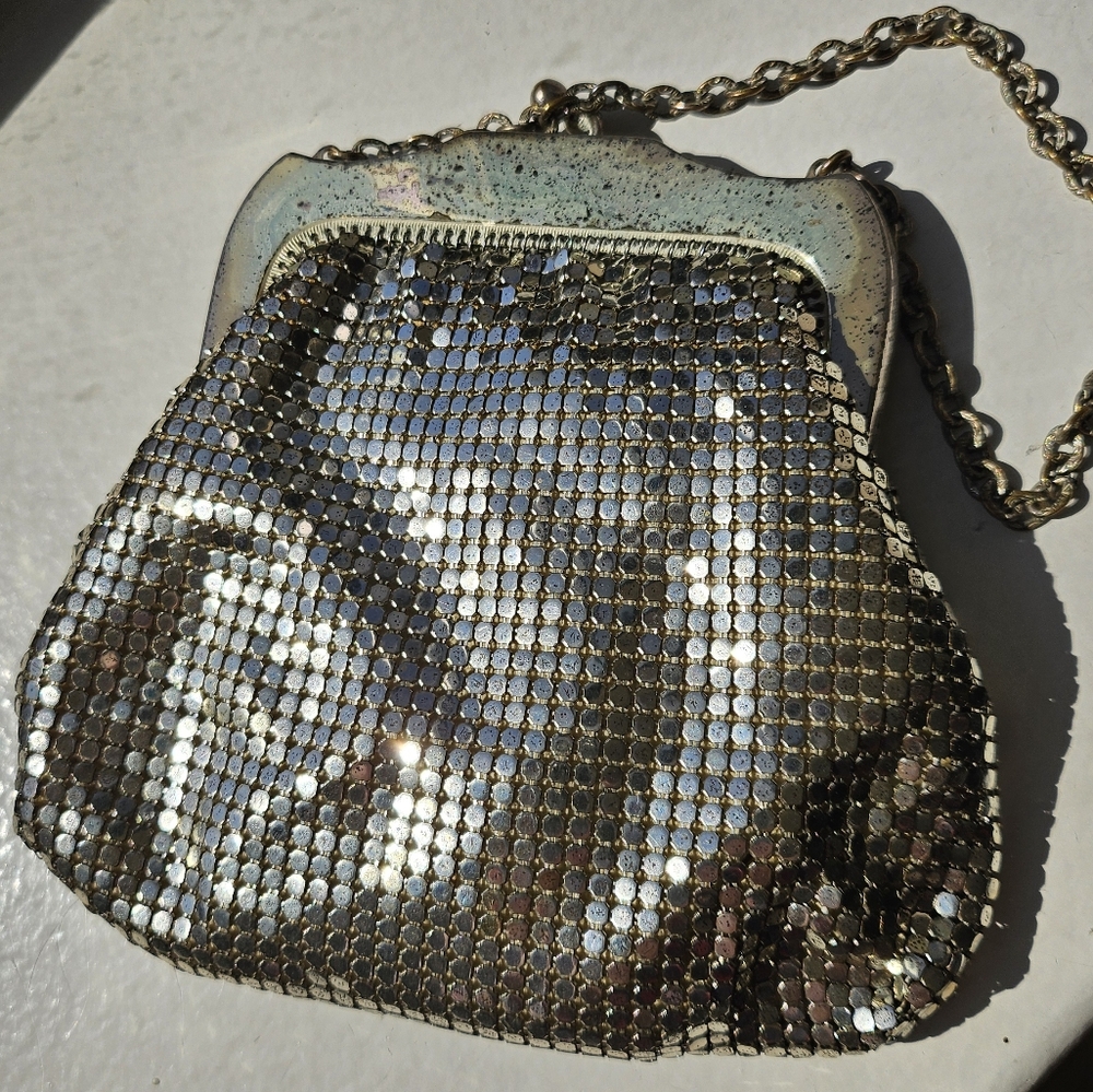 Sparkly Silver Mesh Hand Bag - Picture 8 of 9